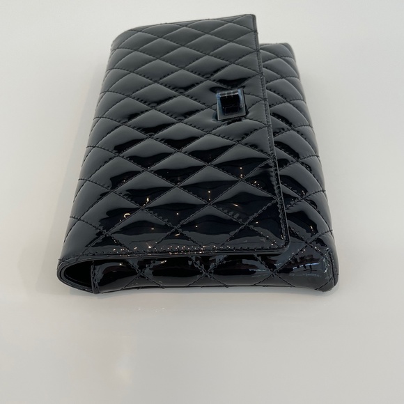 CHANEL 20P REIUSSUE BLACK ON BLACK PATENT LEATHER CLUTCH NIB! - Picture 11 of 17